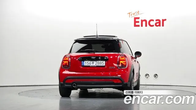 Mini Cooper Cooper Classic Plus — Фото автомобиля 4