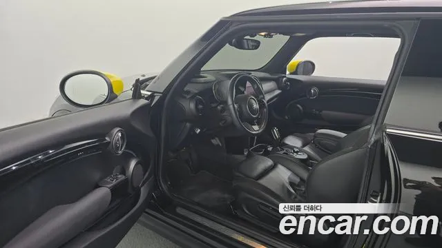 MINI Cooper Cooper Electric — Фото автомобиля 10
