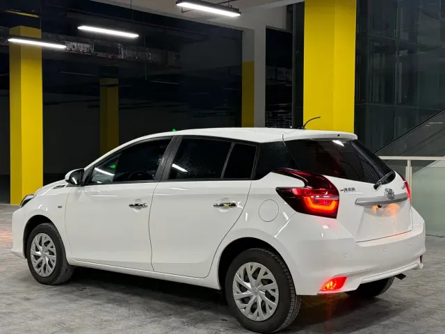 Toyota Vios FS — Фото автомобиля 6