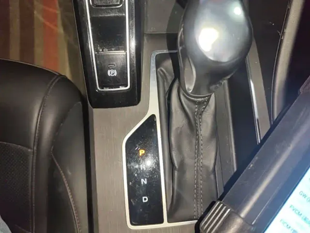 Roewe i5 — Фото автомобиля 13