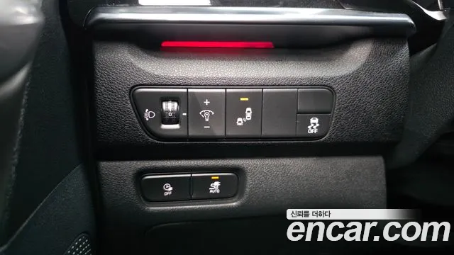 Kia Niro — Фото автомобиля 23