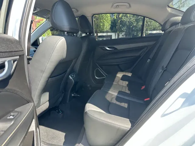 Geely Emgrand — Фото автомобиля 8