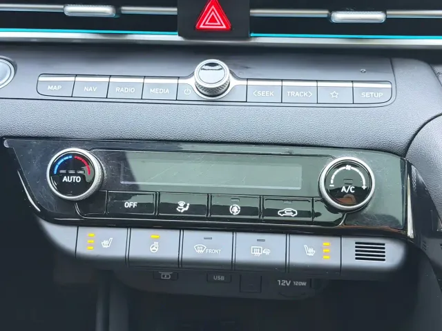 Hyundai Elantra — Фото автомобиля 12