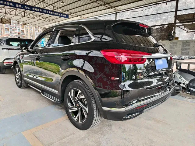 Hongqi HS5 — Фото автомобиля 15