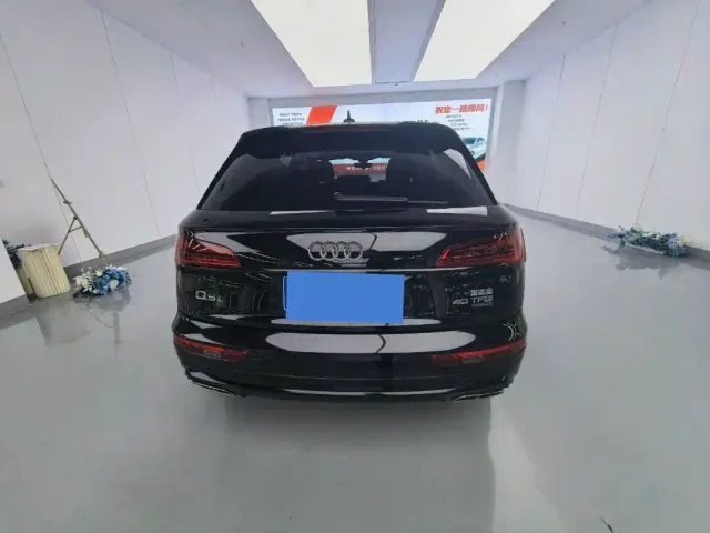 Audi Q5L — Фото автомобиля 5