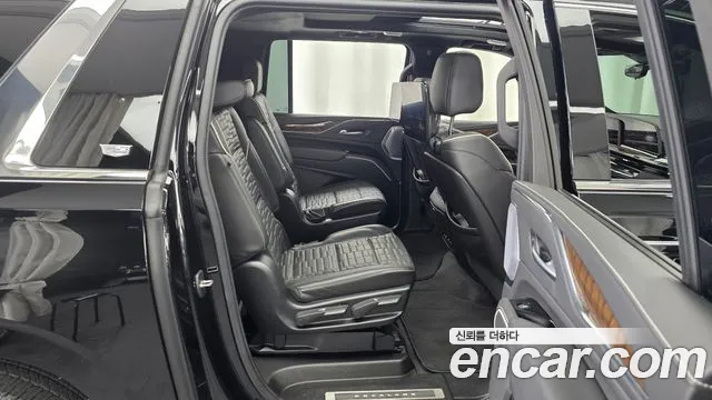 Cadillac Escalade Escalade 5 поколение — Фото автомобиля 12