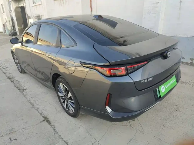 Changan Qiyuan A05 — Фото автомобиля 4