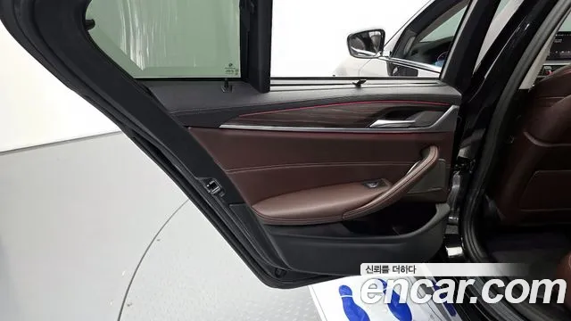 BMW 5-Series — Фото автомобиля 24