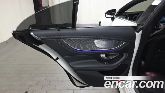 Mercedes-Benz CLS-Class — Фото автомобиля 21