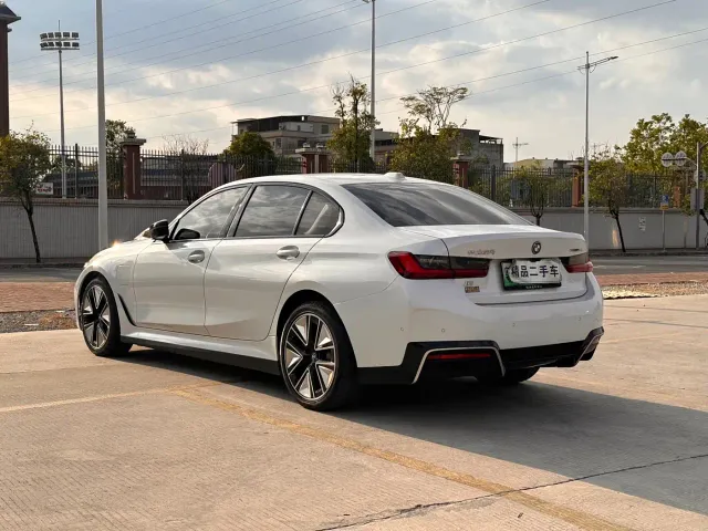 BMW i3 — Фото автомобиля 6