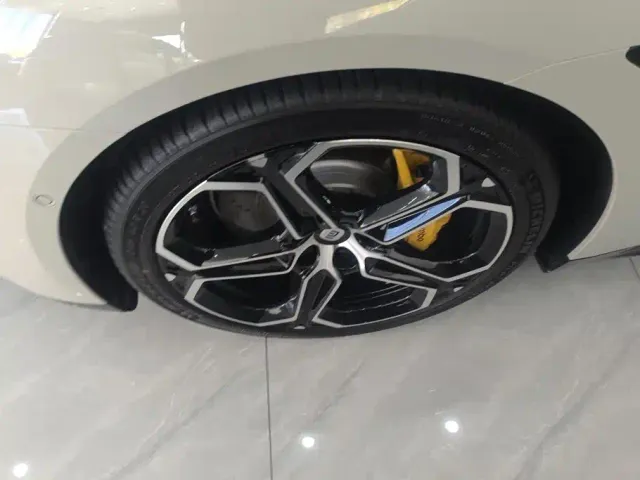 Xiaomi SU7 — Фото автомобиля 6