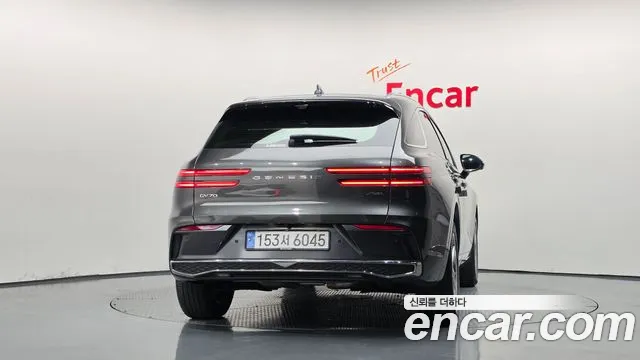 Genesis GV70 — Фото автомобиля 4