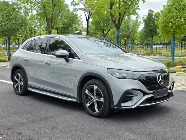 Mercedes-Benz EQE SUV — Фото автомобиля 3