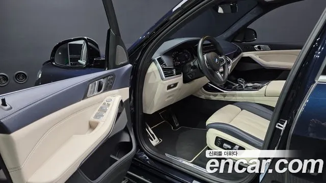 BMW X7 M50i 6 мест — Фото автомобиля 9