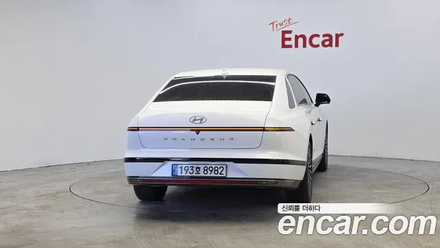 Hyundai Grandeur Grandeur (GN7) 2.5 Бензин 2WD — Фото автомобиля 4