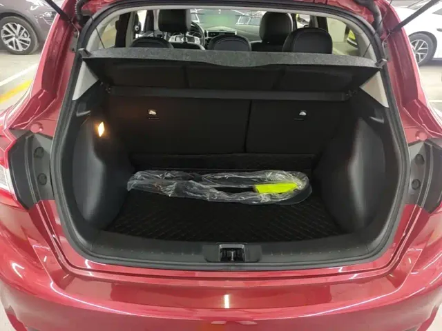 Nissan Tiida — Фото автомобиля 18