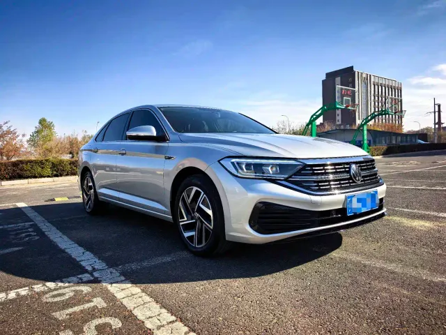 Volkswagen Sagitar — Фото автомобиля 3