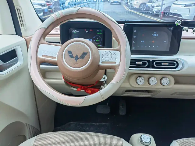 Wuling Hongguang Mini EV — Фото автомобиля 7