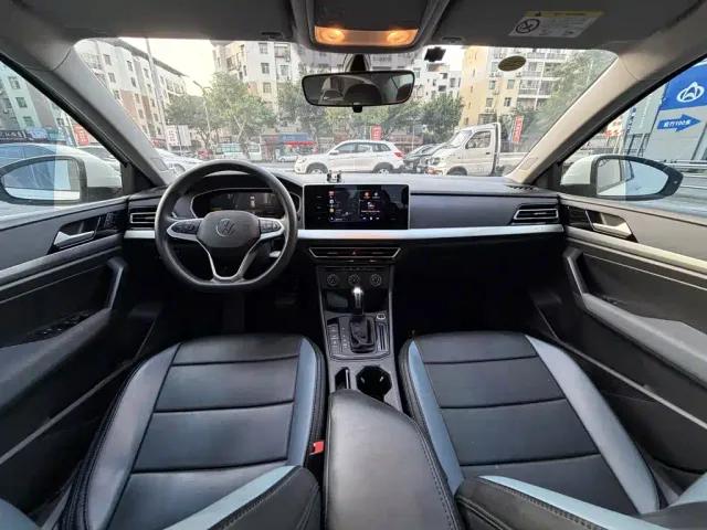 Volkswagen Lavida — Фото автомобиля 10