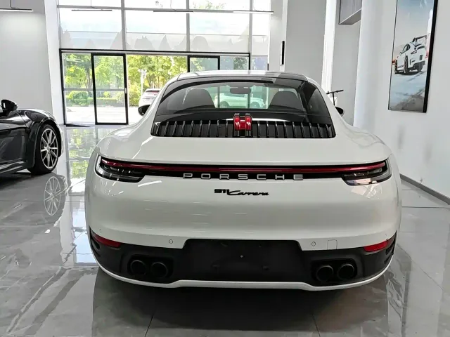 Porsche 911 — Фото автомобиля 6