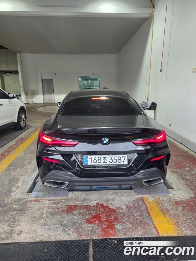 BMW 8 Series G15 — Фото автомобиля 2