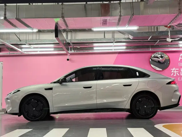 Arcfox S3 — Фото автомобиля 2