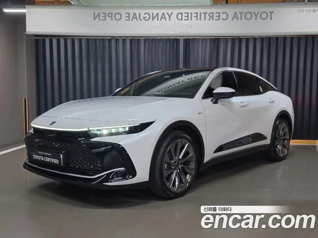 Фотография автомобиля — Toyota Crown