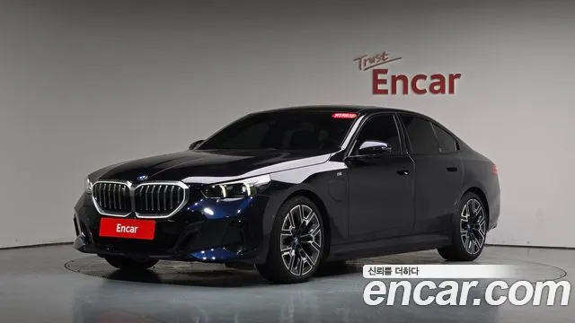 BMW 5-Series 5 серия (G60) — Фото автомобиля 9