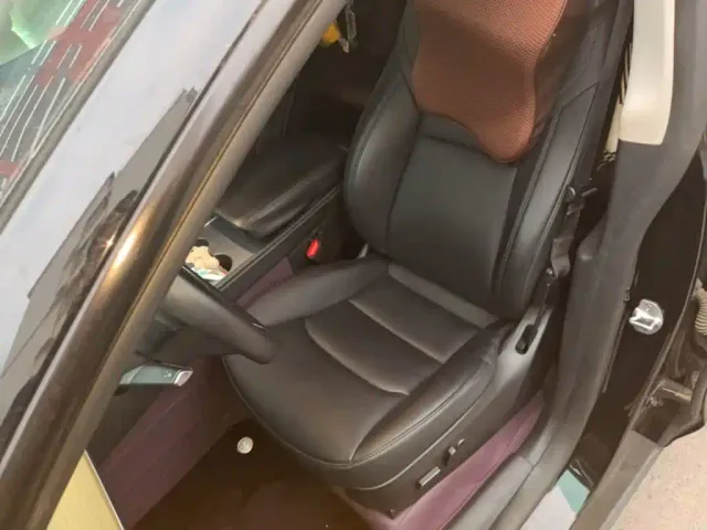 Tesla Model Y — Фото автомобиля 14