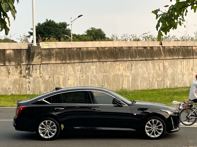 Cadillac CT5 — Фото автомобиля 8