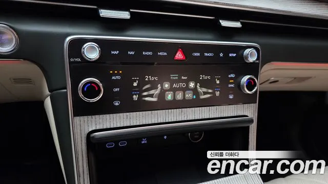 Genesis GV80 — Фото автомобиля 17