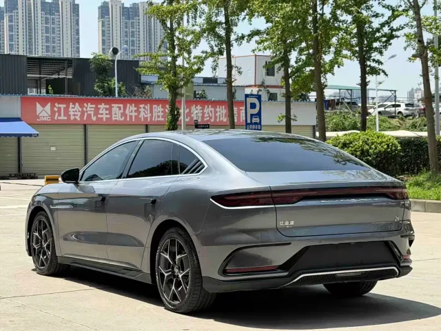 BYD Han — Фото автомобиля 11