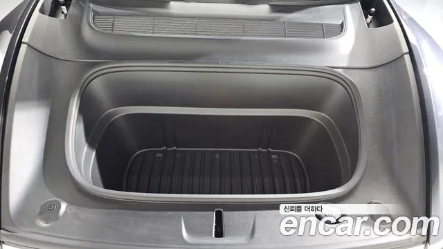 Tesla Model Y — Фото автомобиля 6