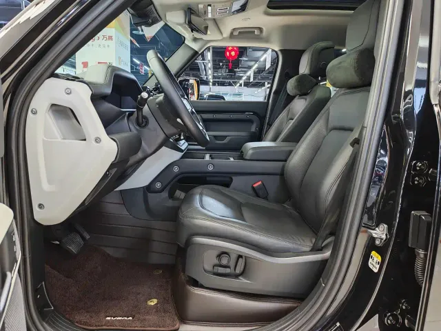 Land Rover Defender — Фото автомобиля 4