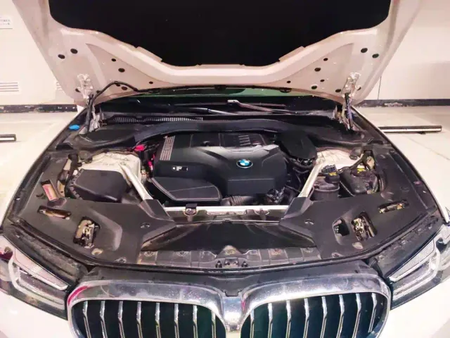 BMW 5 Series — Фото автомобиля 21