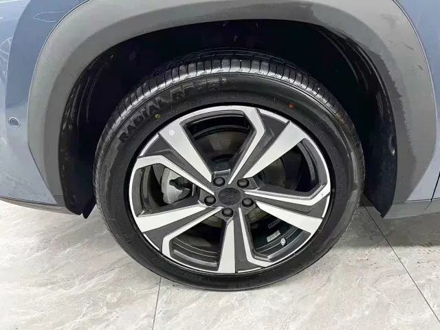 Geely Boyue L — Фото автомобиля 24