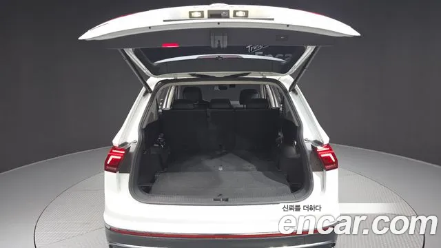 Volkswagen Tiguan — Фото автомобиля 20
