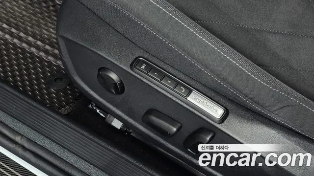 Volkswagen Golf Golf 8 поколение 2.0 TDI Prestige — Фото автомобиля 19