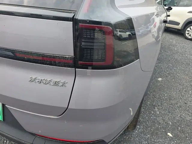 Volvo XC70 Plug-in Hybrid — Фото автомобиля 7