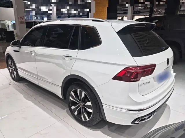 Volkswagen Tiguan L — Фото автомобиля 4