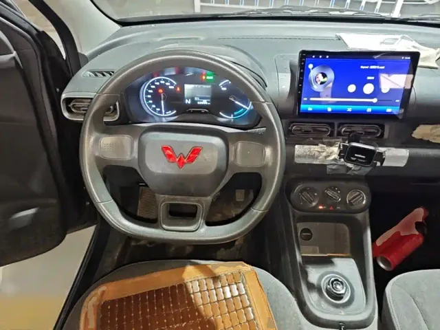 Wuling Hongguang — Фото автомобиля 10