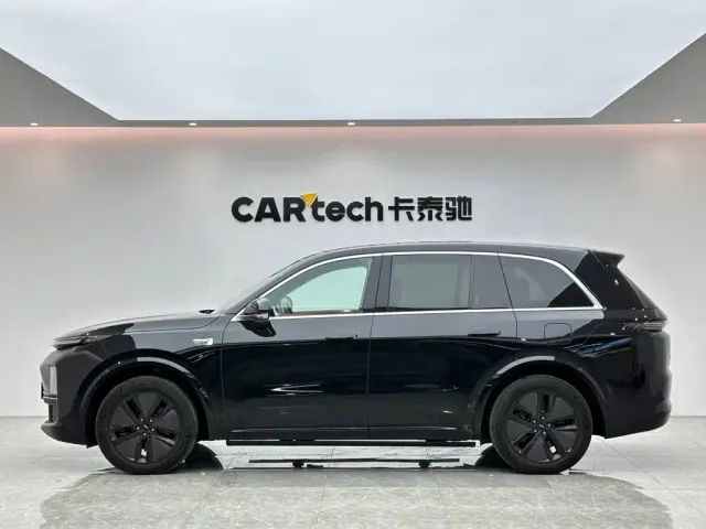 Li Auto L8 — Фото автомобиля 2