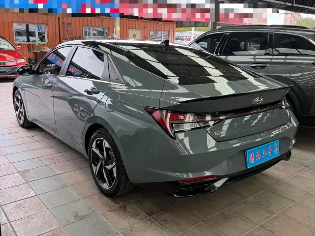Hyundai Elantra — Фото автомобиля 6