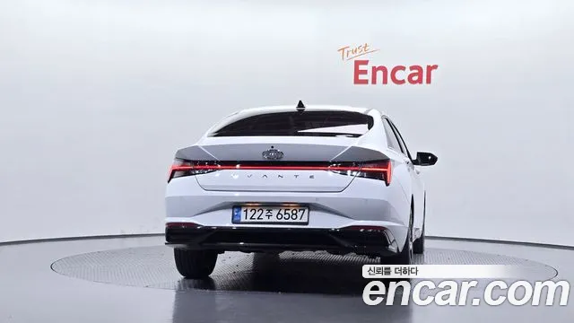 Hyundai Avante CN7 — Фото автомобиля 4