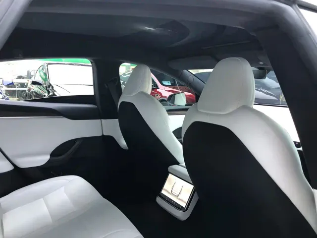 Tesla Model S 2023 Dual Motor All-Wheel Drive Edition — Фото автомобиля 12