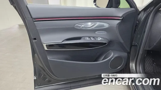 Genesis GV70 2.5T Бензин AWD — Фото автомобиля 24