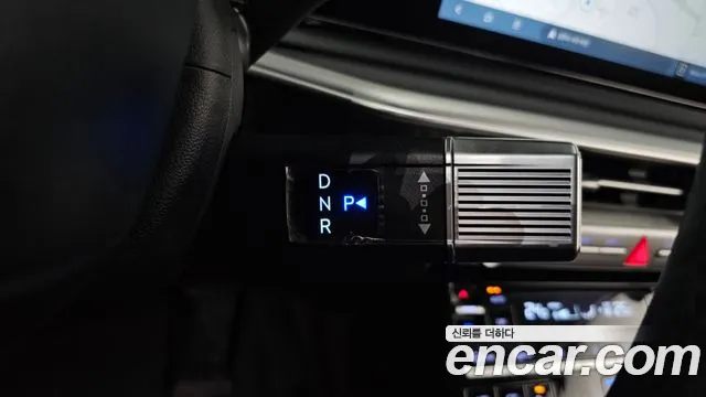 Hyundai Grandeur Grandeur (GN7) 2.5 Бензин 2WD — Фото автомобиля 9
