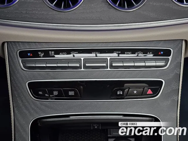 Mercedes-Benz E-Class — Фото автомобиля 14