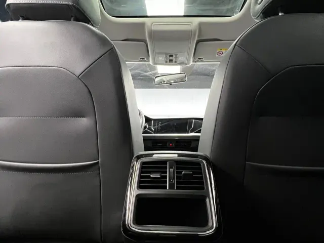 Volkswagen Passat — Фото автомобиля 14