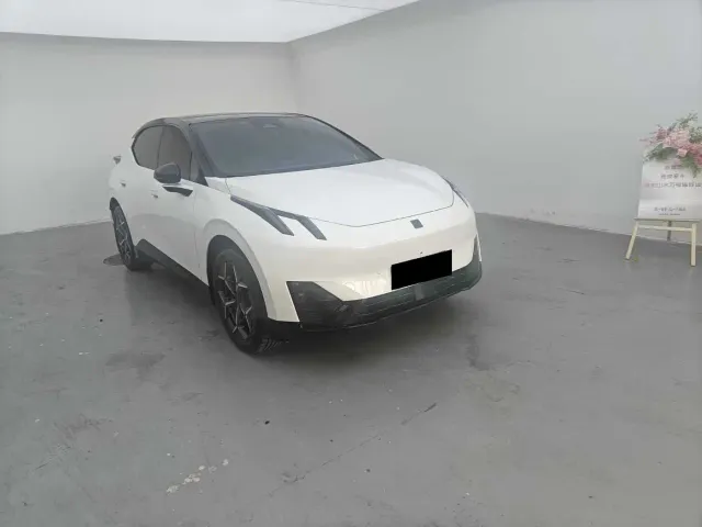 Lynk & Co Z20 — Фото автомобиля 3